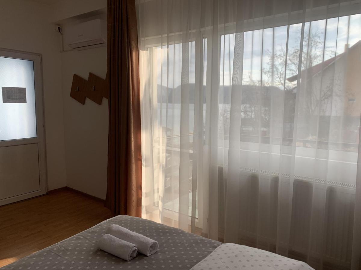 Casa Ana Serena Ieşelniţa Eksteriør bilde